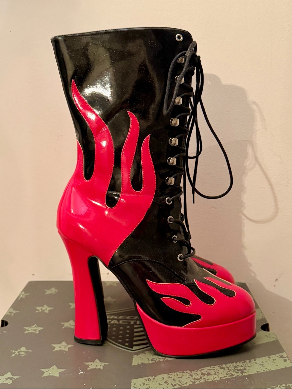 Glossy Black Red Fire Lace Up Flame Boots Size 9